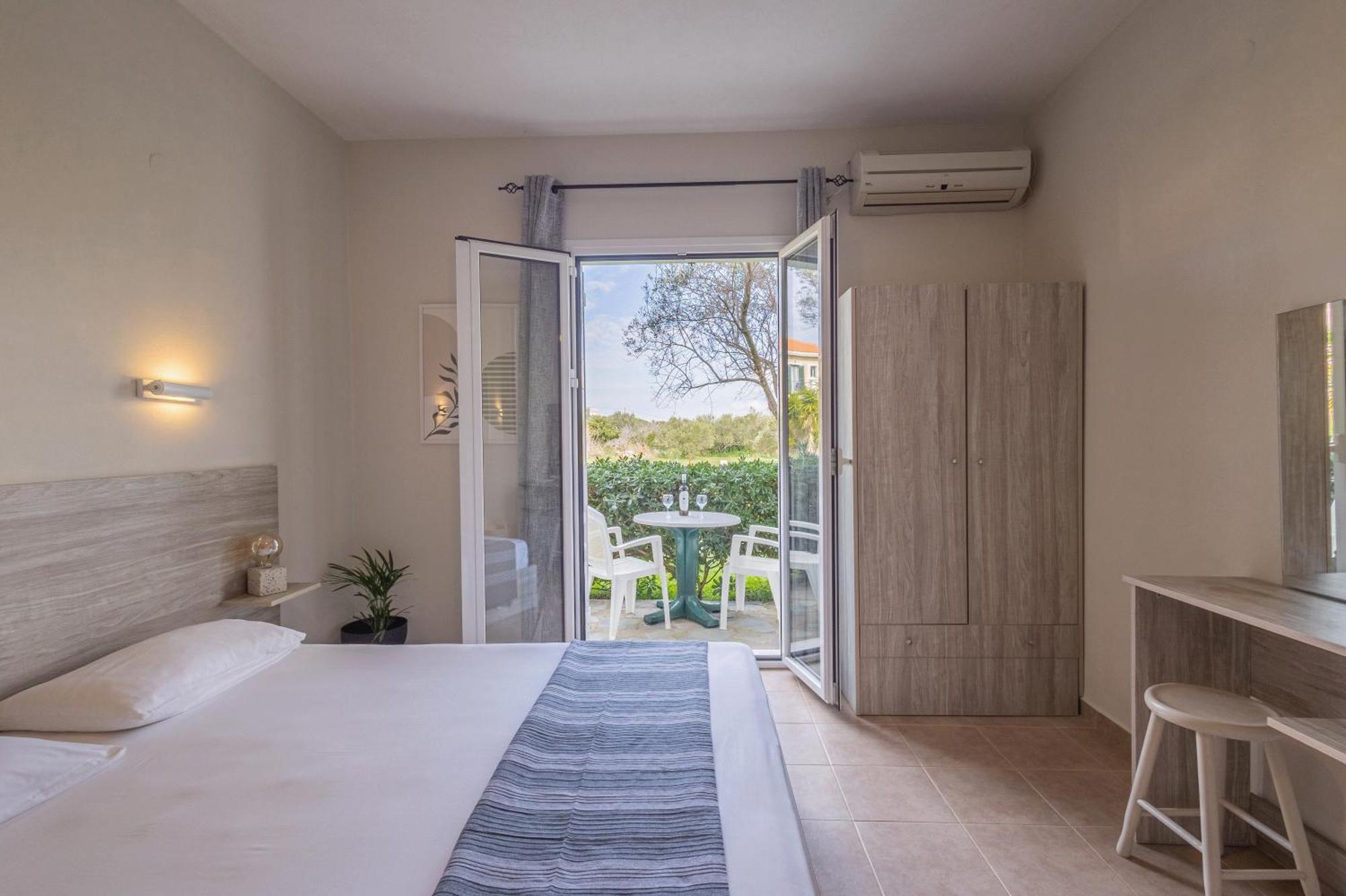 Aria Appartement Lakíthra Buitenkant foto